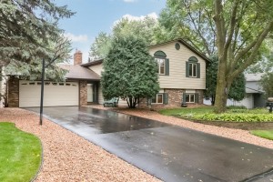 12094 Chesholm Ln Eden Prairie-001-002-Exterior Front-MLS_Size