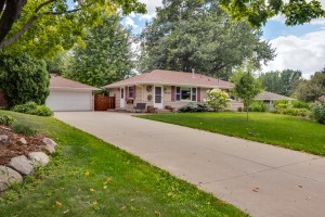 3319 W 88th St Bloomington MN-large-001-048-Exterior Front-1334x1000-72dpi